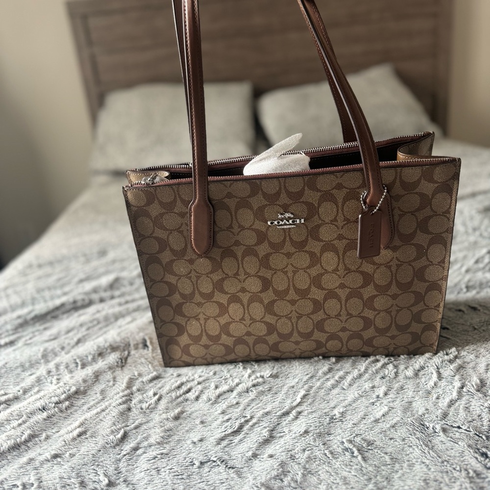 Brand new couch handbag withh tags